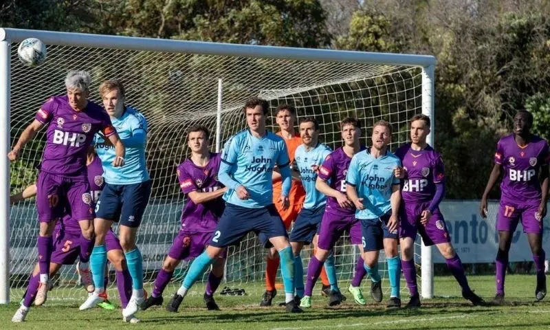 Ai ra sân nhiều nhất cho Perth Glory?